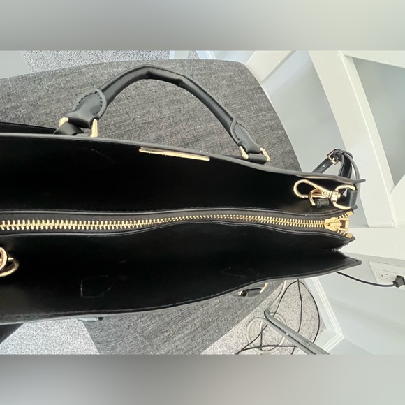 Authentic Michael Kors Purse - Picture 3 of 5